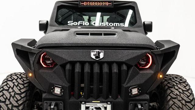 Photo of 2025 Bright White Clearcoat Jeep Gladiator