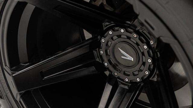 Photo of 2021 Diamond Black Crystal Pearlcoat RAM 1500