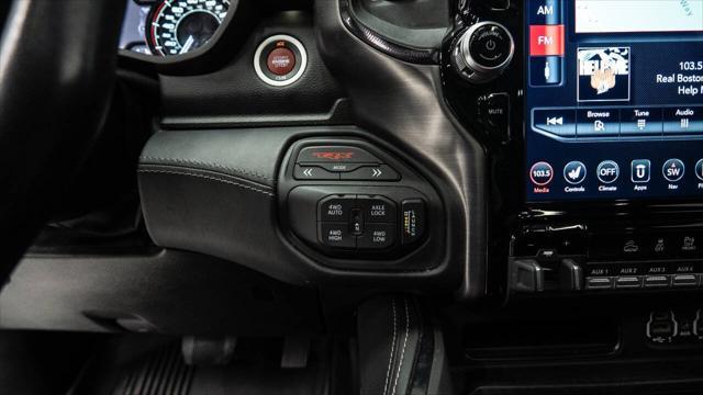 Photo of 2021 Diamond Black Crystal Pearlcoat RAM 1500