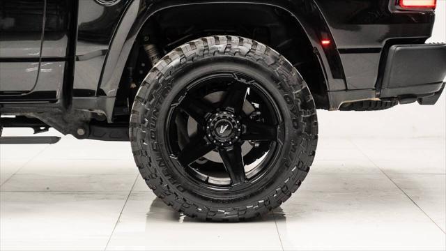 Photo of 2021 Diamond Black Crystal Pearlcoat RAM 1500