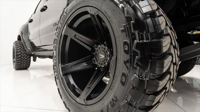 Photo of 2021 Diamond Black Crystal Pearlcoat RAM 1500