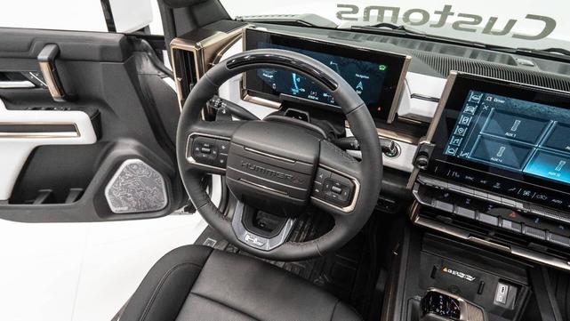 Photo of 2022 Interstellar White GMC HUMMER EV