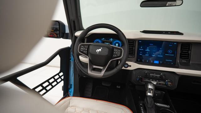 Photo of 2025 Velocity Blue Metallic Ford Bronco