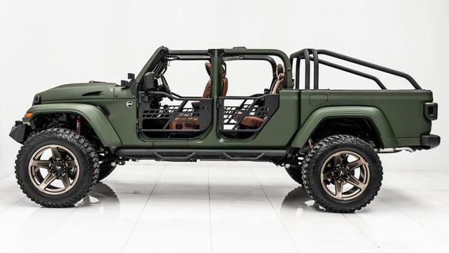 Photo of 2025 Bright White Clearcoat Jeep Gladiator