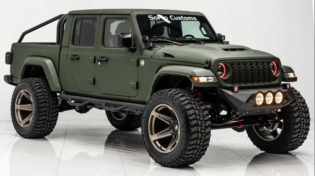 Photo of 2025 Bright White Clearcoat Jeep Gladiator