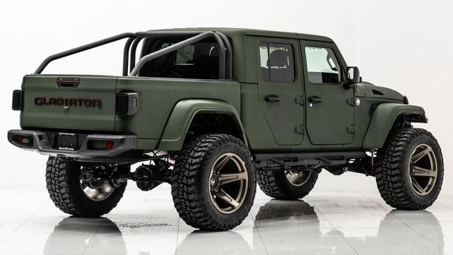 Photo of 2025 Bright White Clearcoat Jeep Gladiator