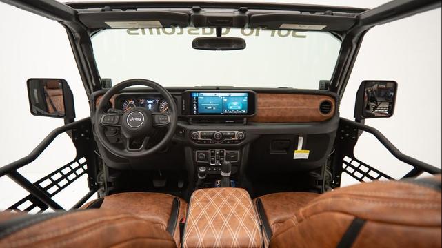 Photo of 2025 Bright White Clearcoat Jeep Gladiator
