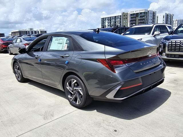 Photo of 2025 Amazon Gray Hyundai ELANTRA