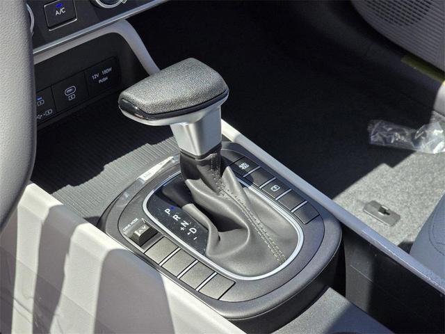 Photo of 2025 Abyss Black Pearl Hyundai KONA