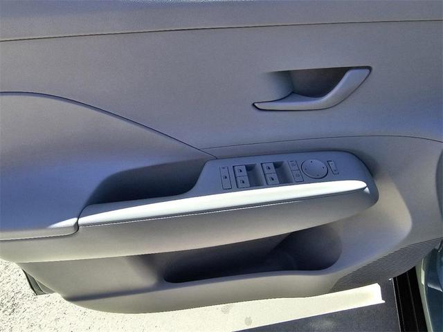 Photo of 2025 Abyss Black Pearl Hyundai KONA