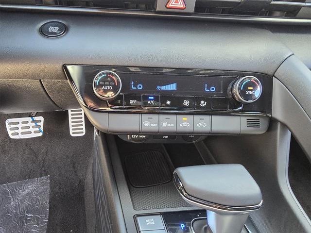 Photo of 2025 Serenity White Hyundai ELANTRA