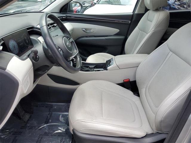 Photo of 2023 Shimmering Silver Hyundai TUCSON