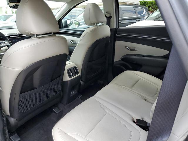 Photo of 2023 Shimmering Silver Hyundai TUCSON