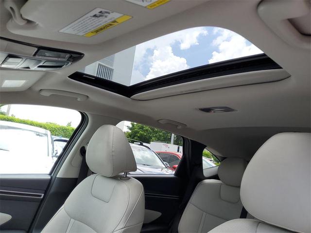Photo of 2023 Shimmering Silver Hyundai TUCSON