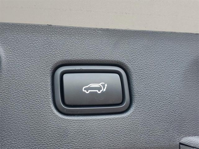 Photo of 2023 Shimmering Silver Hyundai TUCSON