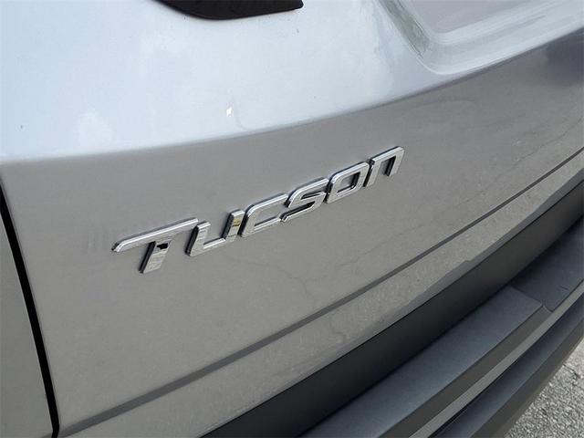 Photo of 2023 Shimmering Silver Hyundai TUCSON