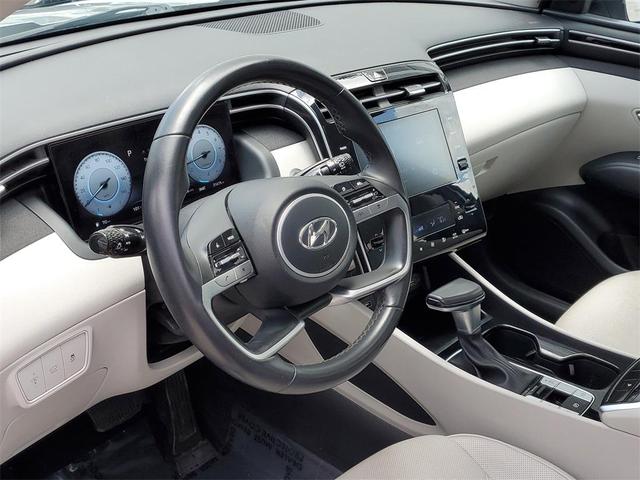Photo of 2023 Shimmering Silver Hyundai TUCSON