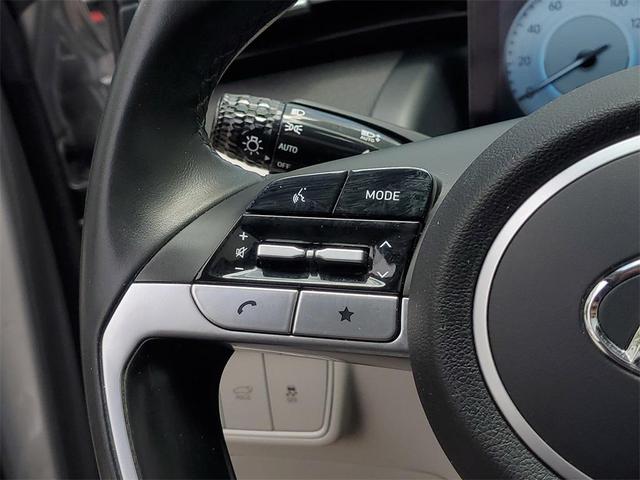 Photo of 2023 Shimmering Silver Hyundai TUCSON