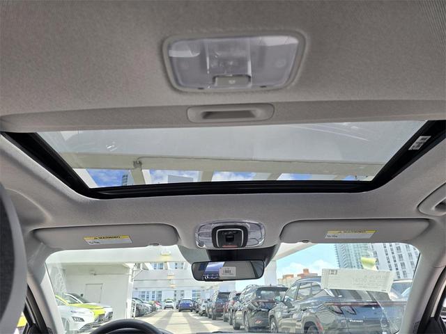 Photo of 2025 Amazon Gray Hyundai ELANTRA