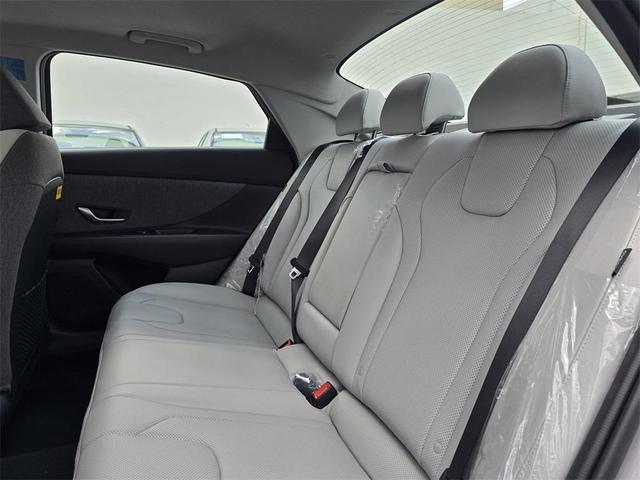 Photo of 2025 Amazon Gray Hyundai ELANTRA