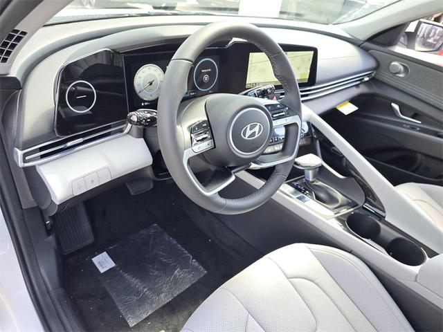 Photo of 2025 Amazon Gray Hyundai ELANTRA