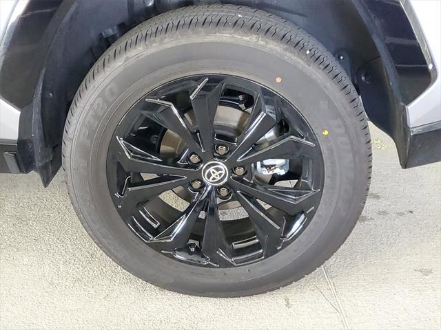 Photo of 2024 Green Toyota RAV4 Hybrid