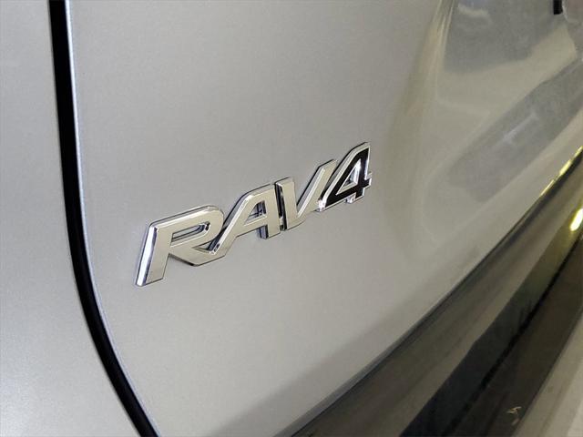 Photo of 2024 Green Toyota RAV4 Hybrid