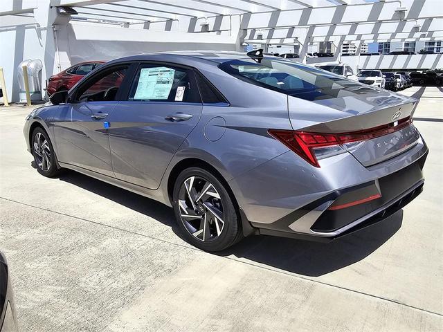 Photo of 2025 Fluid Metal Hyundai ELANTRA