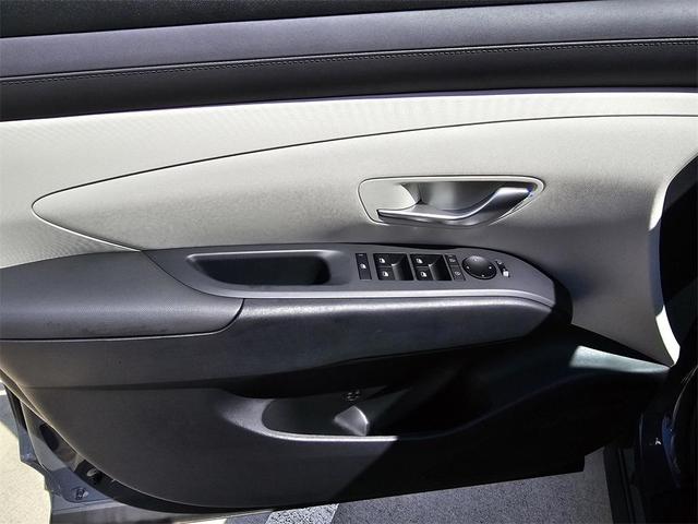 Photo of 2025 Serenity White Pearl Hyundai TUCSON