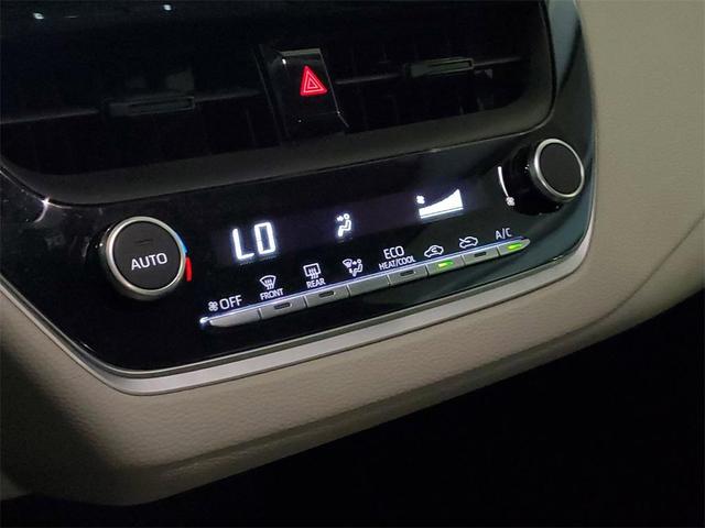 Photo of 2023 Midnight Black Metallic Toyota Corolla