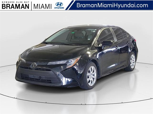 Photo of 2023 Midnight Black Metallic Toyota Corolla
