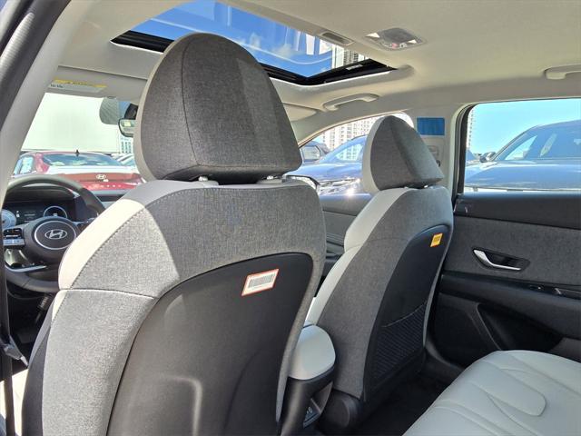 Photo of 2025 Abyss Black Hyundai ELANTRA