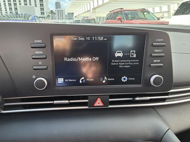 Photo of 2025 Serenity White Hyundai ELANTRA