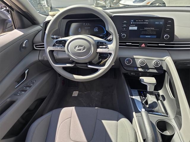Photo of 2025 Amazon Gray Hyundai ELANTRA