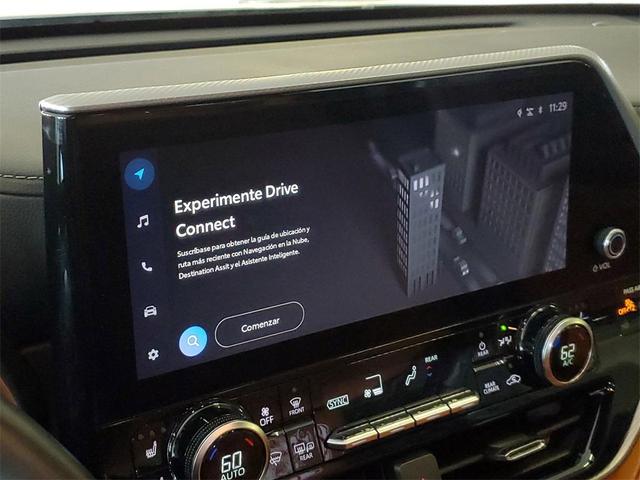 Photo of 2024 Moon Dust Toyota Highlander