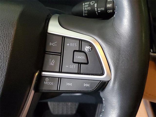 Photo of 2024 Moon Dust Toyota Highlander