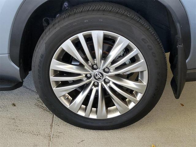 Photo of 2024 Moon Dust Toyota Highlander