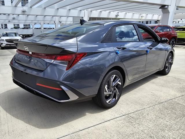Photo of 2025 Amazon Gray Hyundai ELANTRA