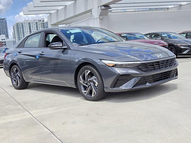 Photo of 2025 Amazon Gray Hyundai ELANTRA
