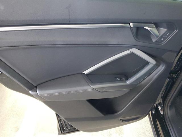 Photo of 2024 Mythos Black Metallic Audi Q3
