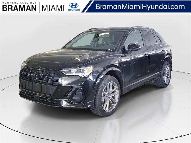 Photo of 2024 Mythos Black Metallic Audi Q3