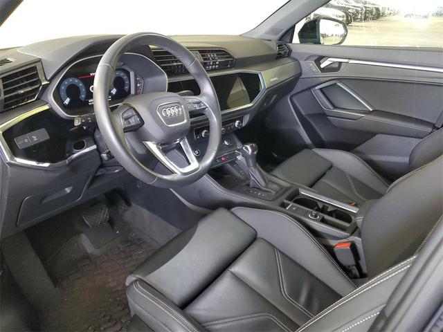 Photo of 2024 Mythos Black Metallic Audi Q3