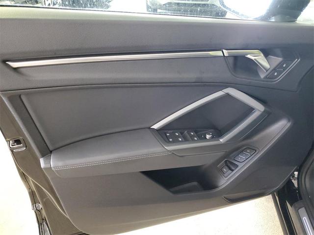 Photo of 2024 Mythos Black Metallic Audi Q3