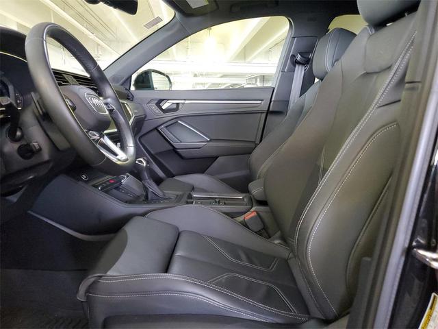 Photo of 2024 Mythos Black Metallic Audi Q3