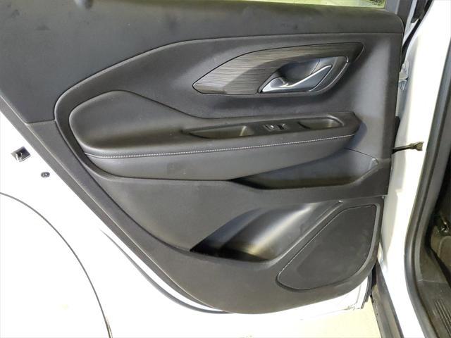 Photo of 2023 Summit White GMC Terrain