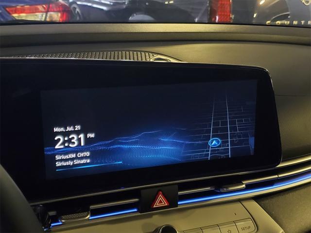 Photo of 2023 Shimmering Silver Pearl Hyundai ELANTRA