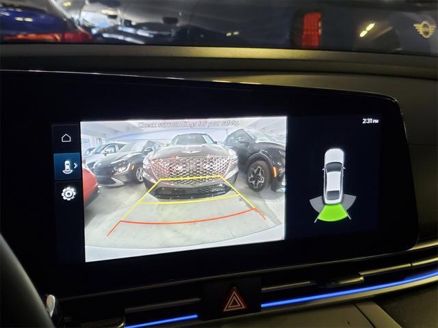 Photo of 2023 Shimmering Silver Pearl Hyundai ELANTRA