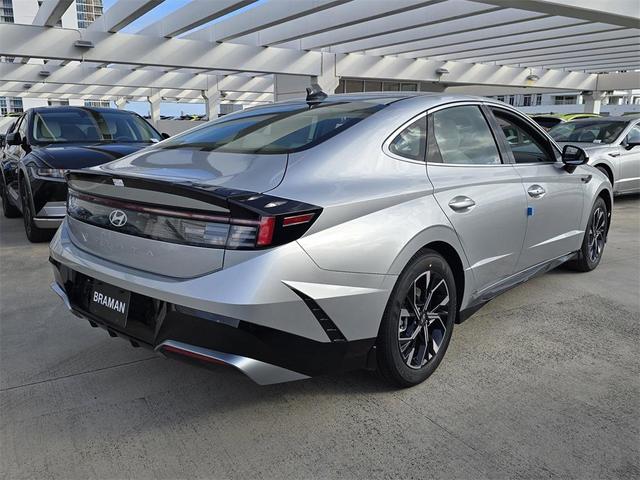 Photo of 2025 Aero Silver Hyundai SONATA