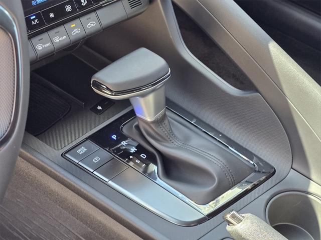 Photo of 2025 Serenity White Hyundai ELANTRA