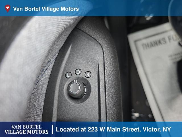 Photo of 2022 Bright White Clearcoat Jeep Compass